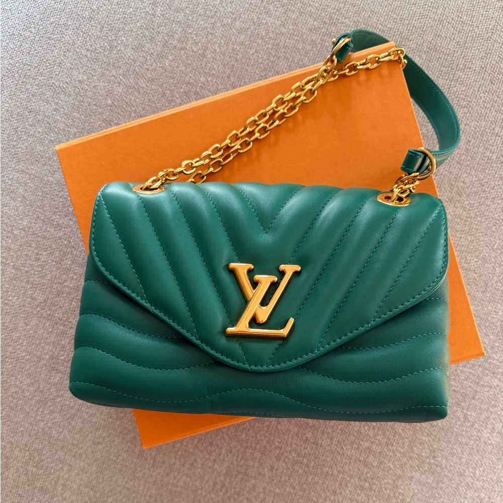 Louis Vuitton Emerald Green New Wave Quilted Chain Purse